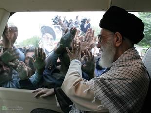 سفر رهبر شهید انقلاب به استان فارس